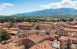 Explora la ciudad medieval de Lucca, cuna de Puccini