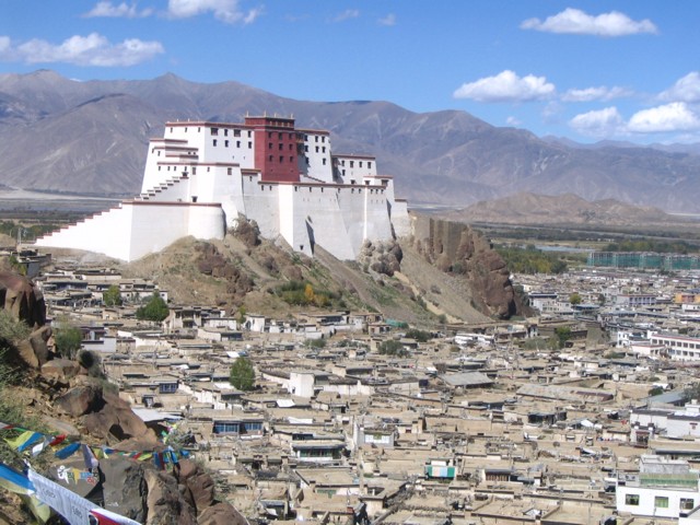 MITOS Y LEYENDAS DE NEPAL Y BHUTAN - Festival de la grulla de cuello negro - EXTENSION A TÍBET II