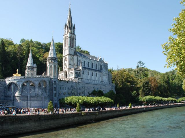 París, Lourdes, Costa Azul, Provenza y Barcelona