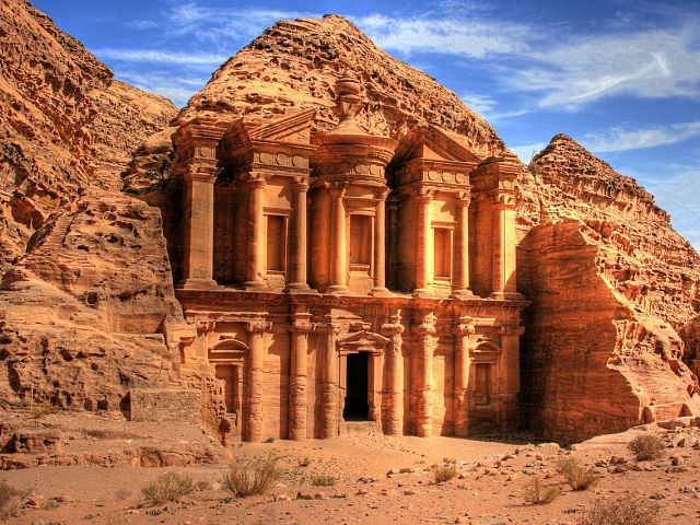 Contrastes de Arabia con Jordania y Cairo