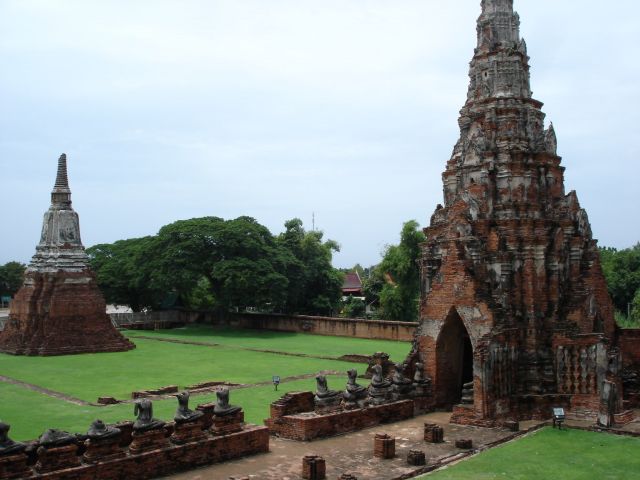 Qatar y Tailandia