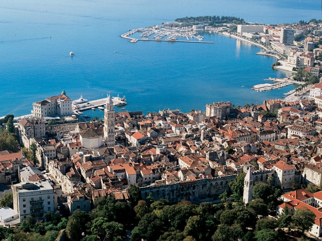 Viajando por la costa de Croacia a Grecia