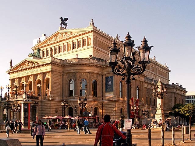 París, Suiza, Austria y Croacia