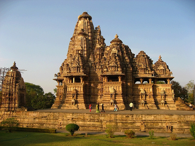 INDIA Y NEPAL: FUERTES Y TEMPLOS (Khajuraho - Varanasi Aereo - de Noviembre a Marzo) - EXCLUSIVO SPECIAL TOURS