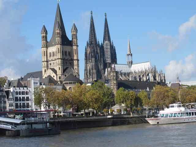 AMSTERDAM, ALEMANIA Y EL ESTE EUROPEO