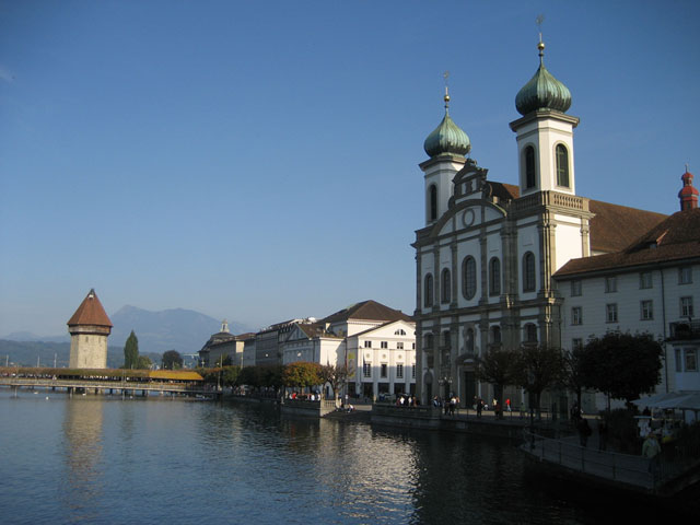 Queso Suizo y Tren de Chocolate