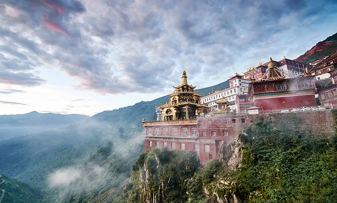 MITOS Y LEYENDAS DE NEPAL Y BHUTAN