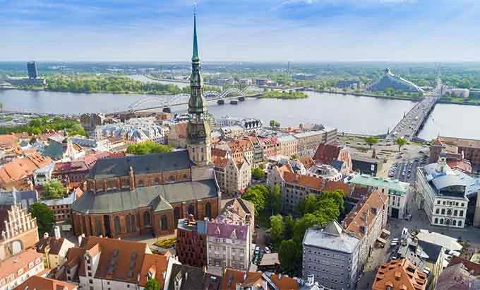 Capitales Bálticas de Estocolmo a Vilnius