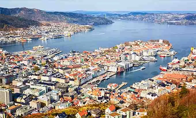 FIORDOS, CAPITALES BALTICAS Y COPENHAGUE