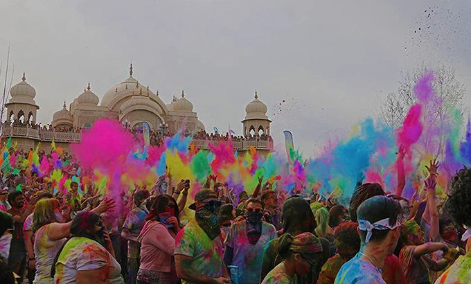 INDIA CON FESTIVAL DE COLORES “HOLI”
