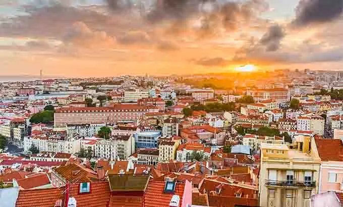 LO MEJOR DE PORTUGAL CON SANTIAGO – LISBOA A OPORTO